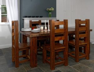 Rustic wood kitchen table - Farmhouse style