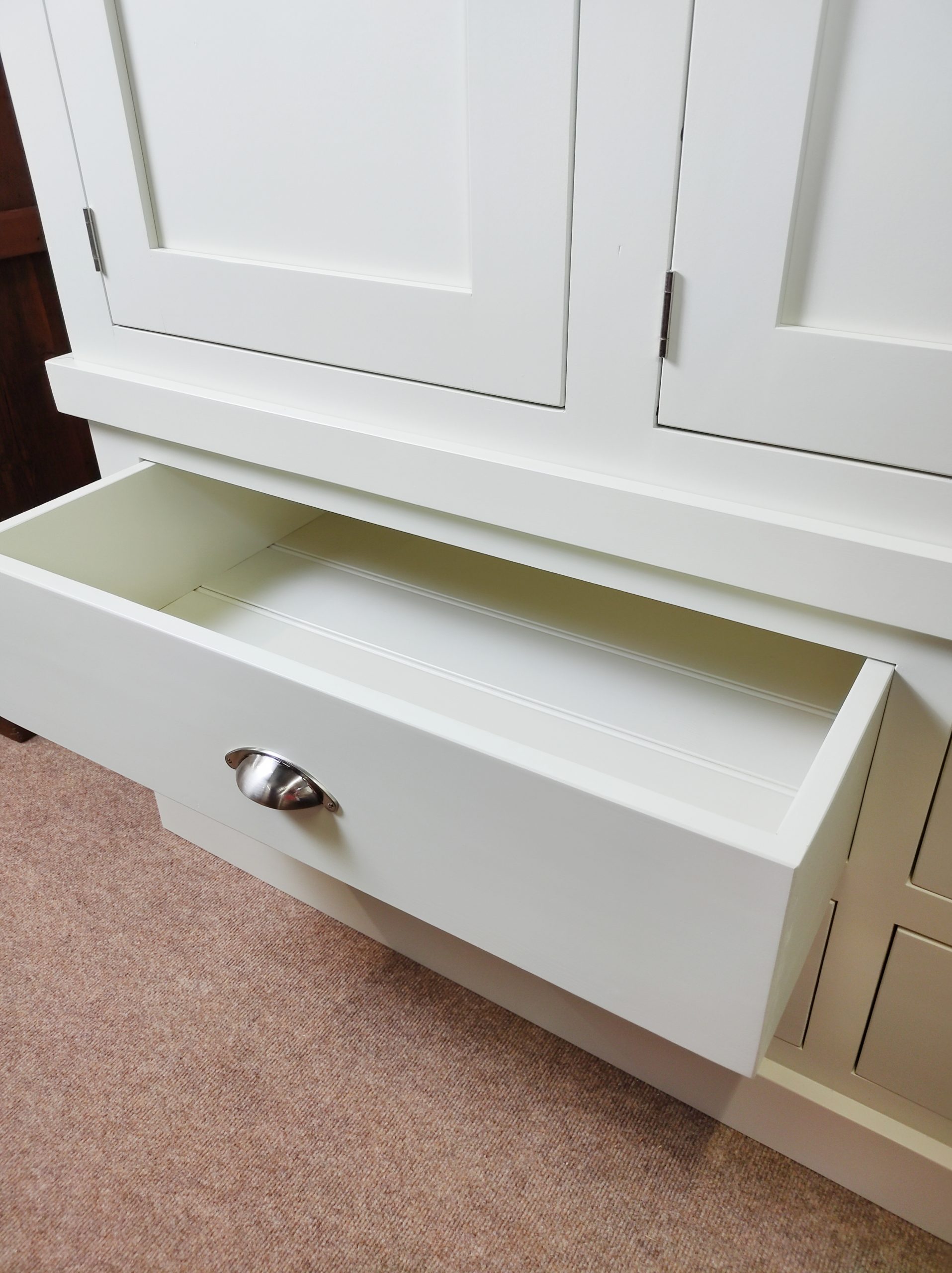 Wardrobe triple painted - Image 8