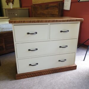 Alternative view of Royal Chest of Drawers 2 Over 2