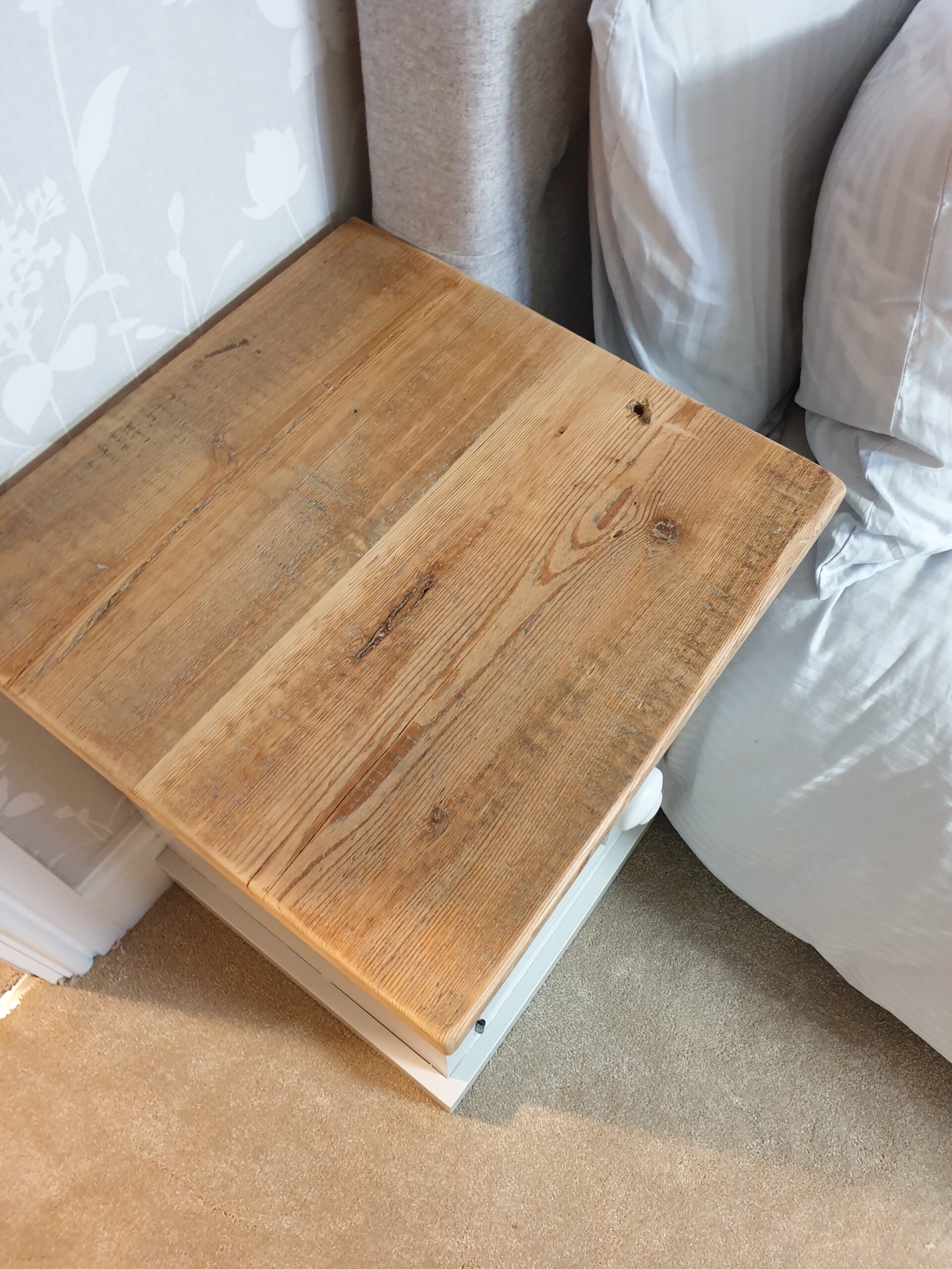 Royal Slim Bedside with Door - Image 4