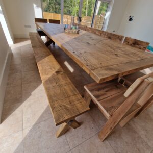 Alternative view of Medieval King's Table - 16 seater
